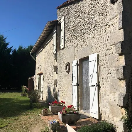 Recently Renovated House With Private Pool - Minutes To Aubeterre Sur Dronne *