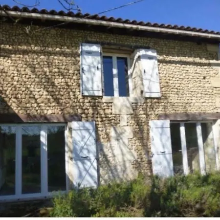 Recently Renovated House With Private Pool - Minutes To Aubeterre Sur Dronne Semesterbostad *