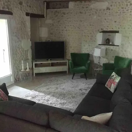 Recently Renovated House With Private Pool - Minutes To Aubeterre Sur Dronne