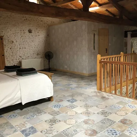 Recently Renovated House With Private Pool - Minutes To Aubeterre Sur Dronne Semesterbostad